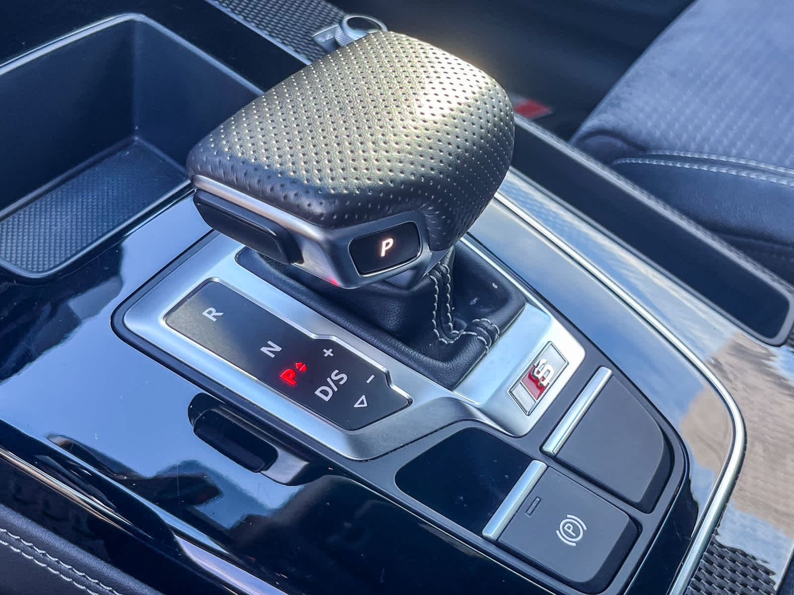 Thumbnail: 2022 Audi SQ5 - 18