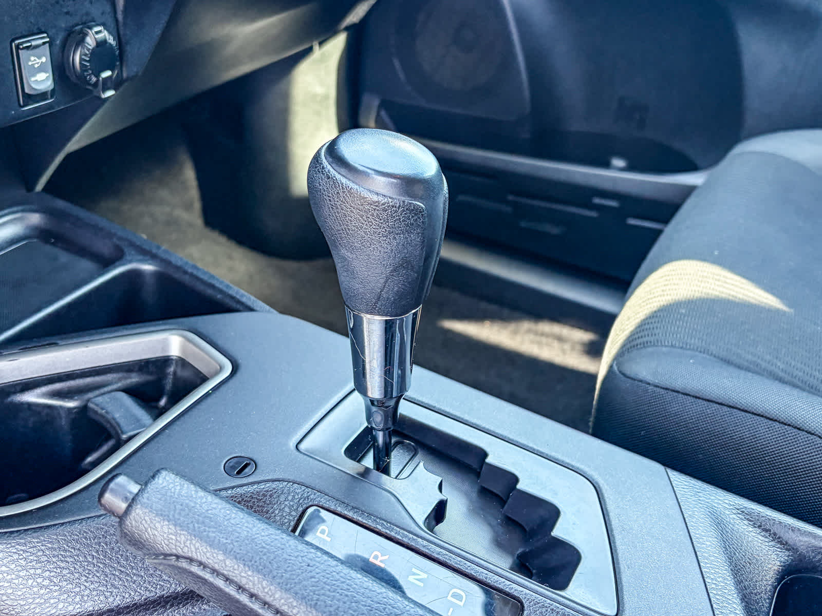 Thumbnail: 2017 Toyota RAV4 - 18