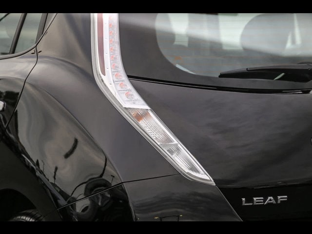 2017 Nissan Leaf SV 9
