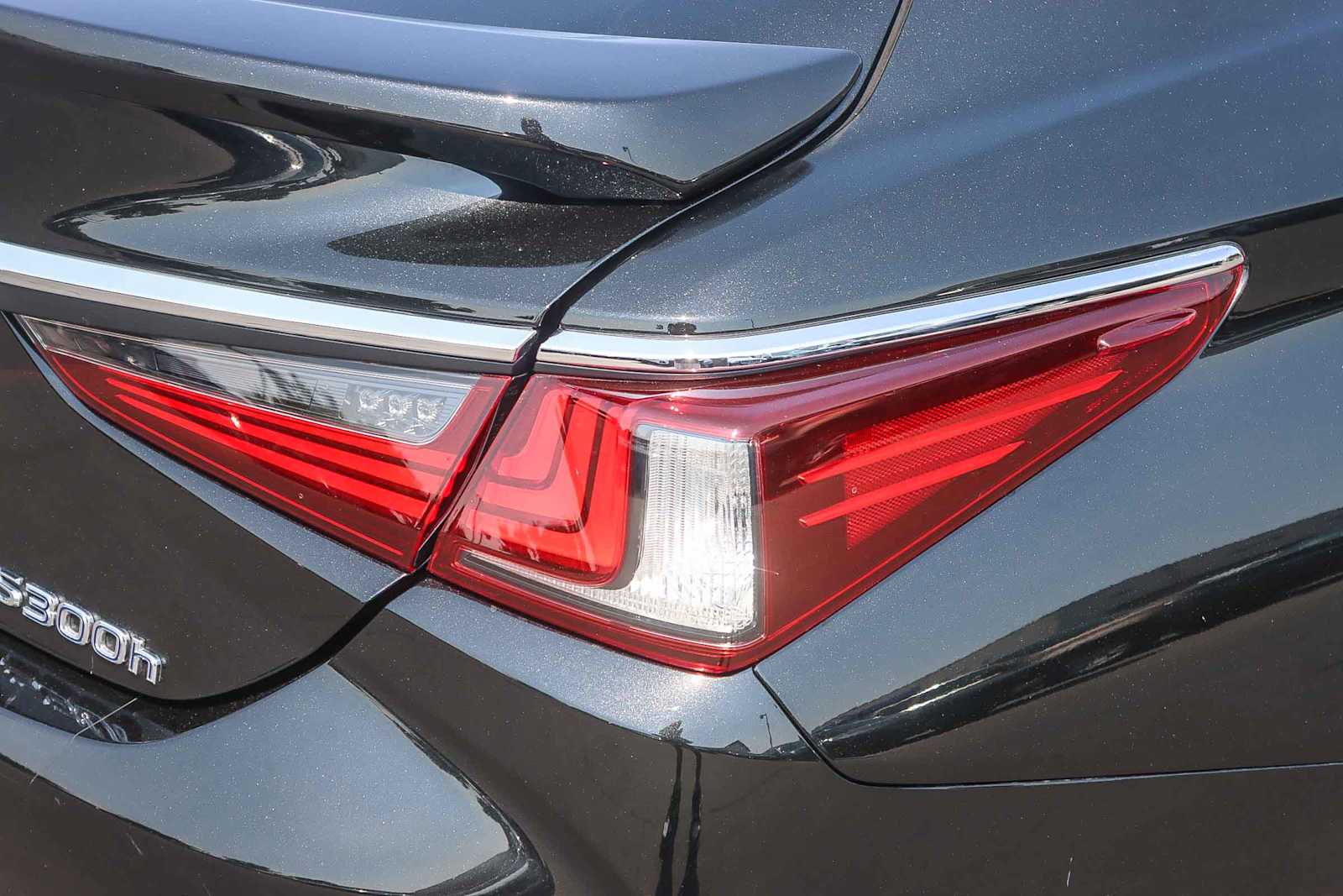 Thumbnail: 2019 Lexus ES - 8