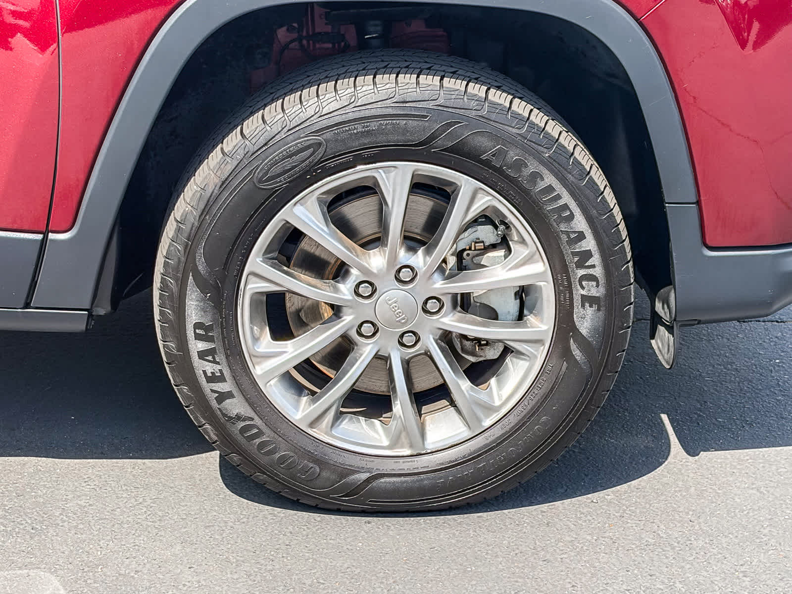 Thumbnail: 2019 Jeep Cherokee - 9