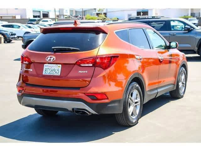 Thumbnail: 2017 Hyundai Santa Fe - 4