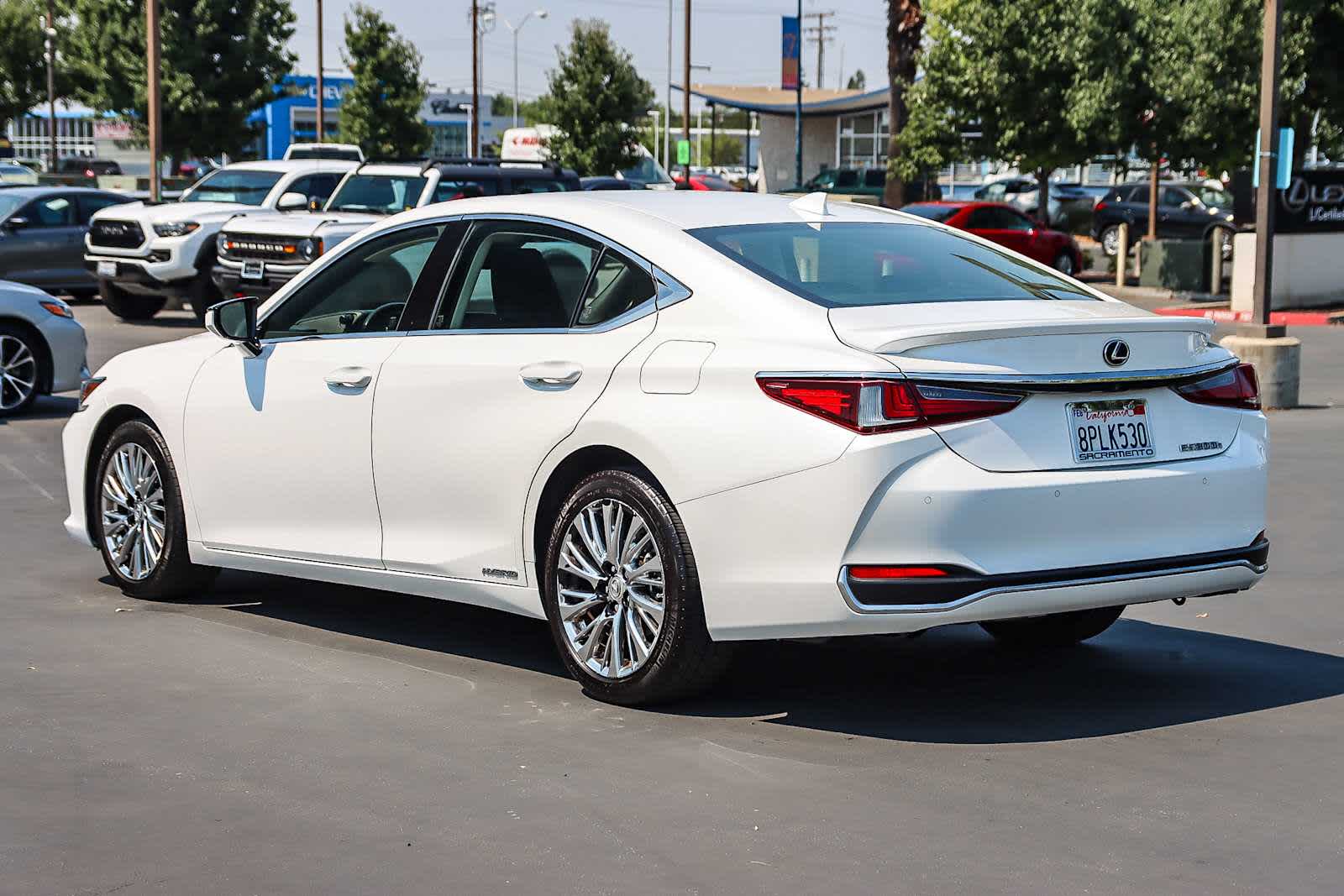 Thumbnail: 2019 Lexus ES - 4