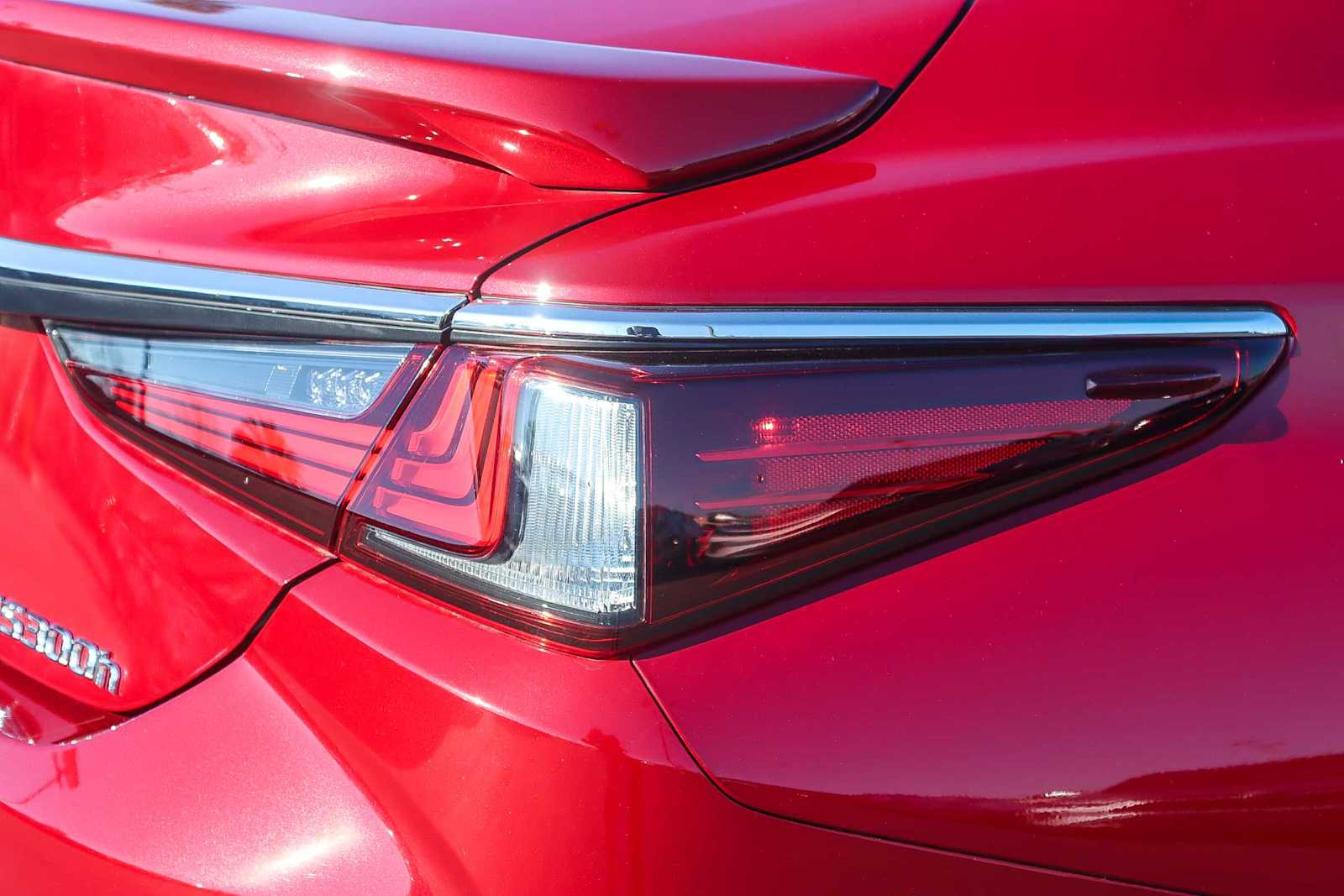 Thumbnail: 2025 Lexus ES - 8