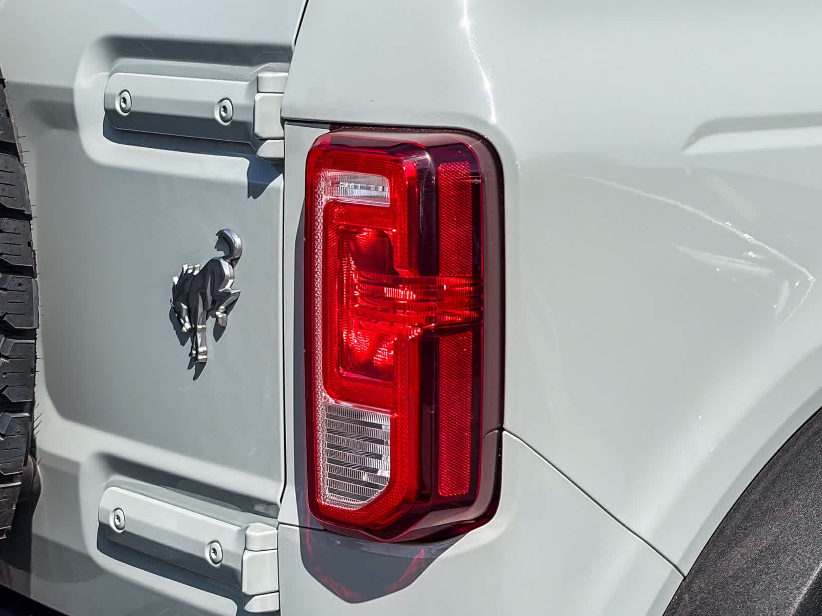 2021 Ford Bronco photo 3