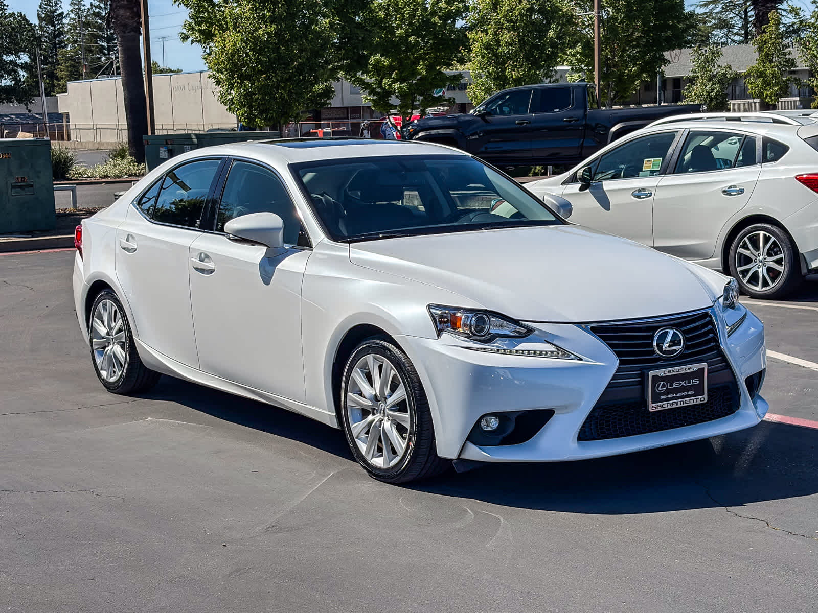 2016 LEXUS IS 200t photo 4