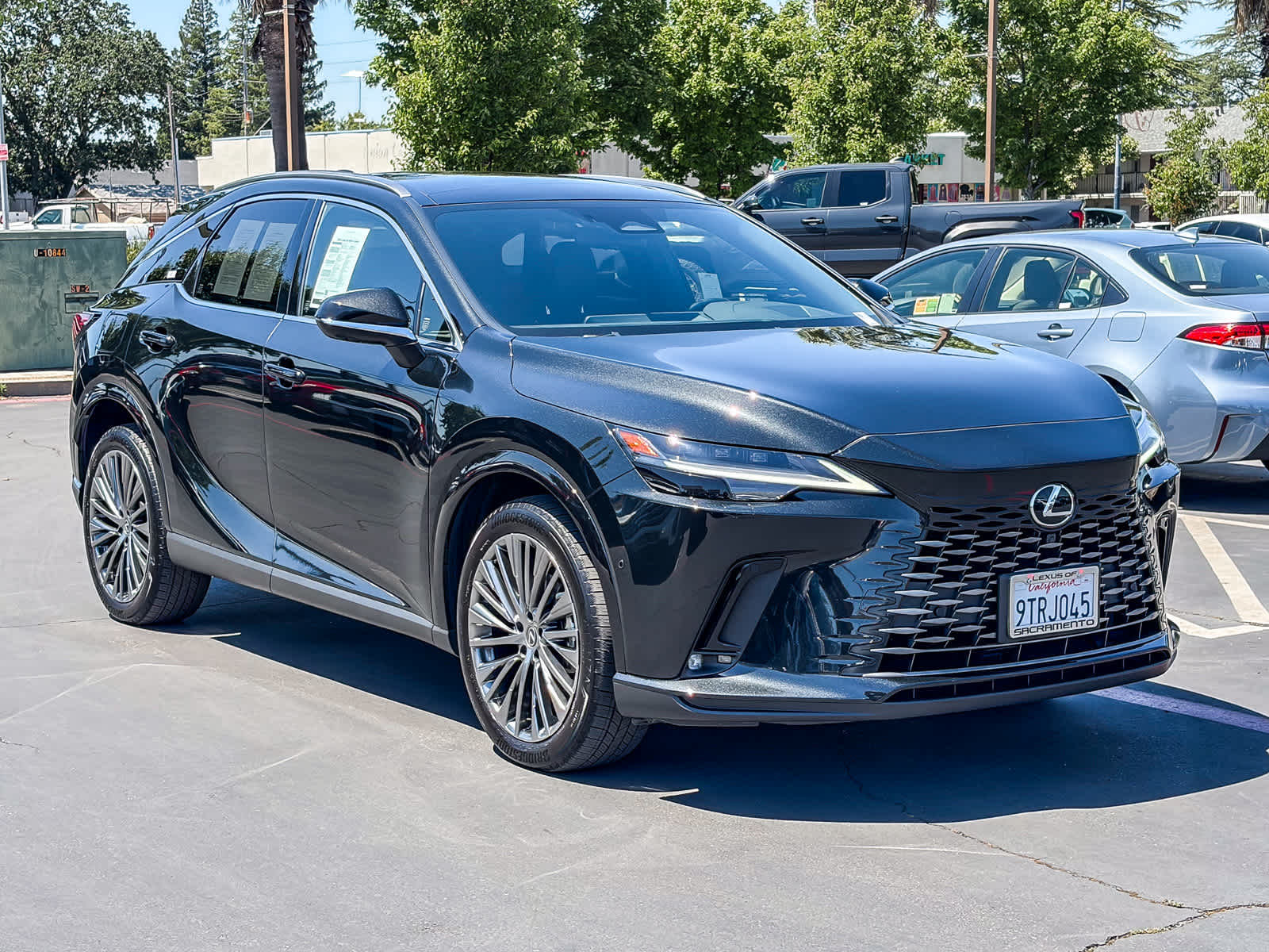 2025 LEXUS RX 450h+ Luxury photo 4
