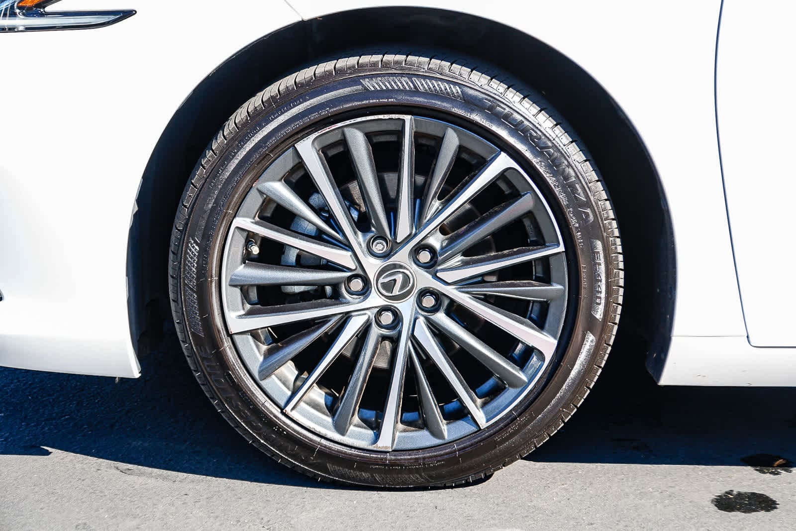 Thumbnail: 2023 Lexus ES - 9