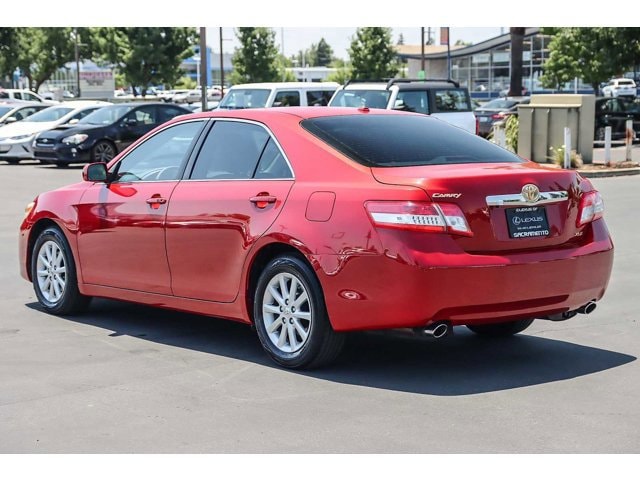 2010 Toyota Camry XLE 2