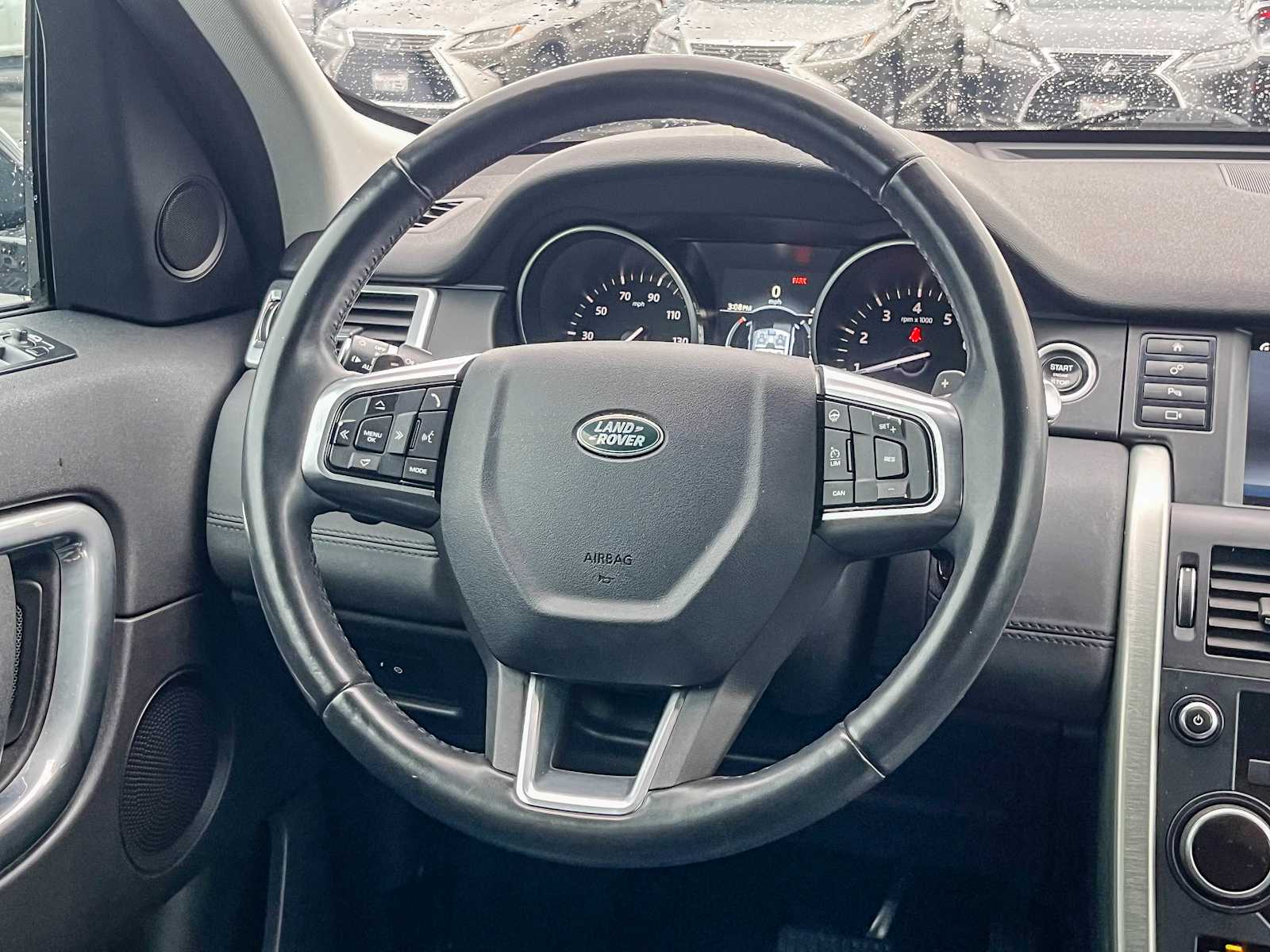 Thumbnail: 2017 Land Rover Discovery Sport - 14