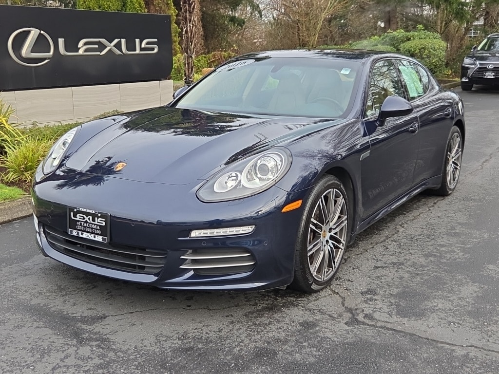 2016 Porsche Panamera Base