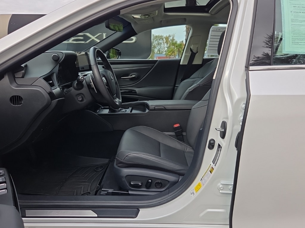 Certified 2023 Lexus ES 300h  SEDAN