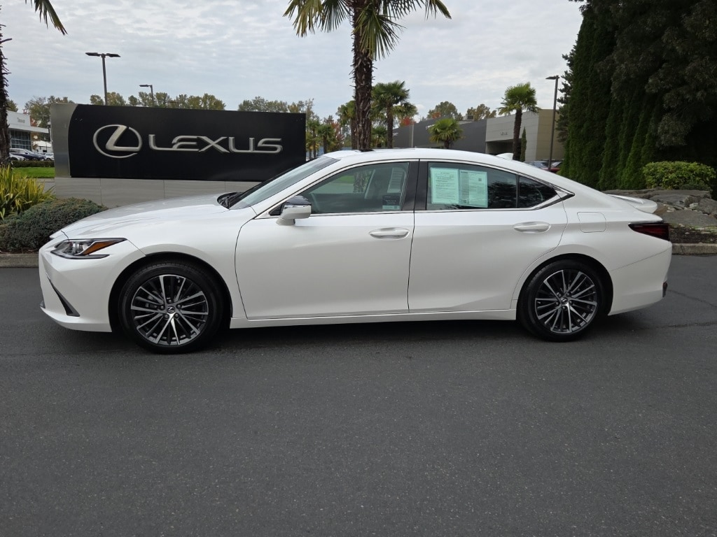 Certified 2023 Lexus ES 300h  SEDAN