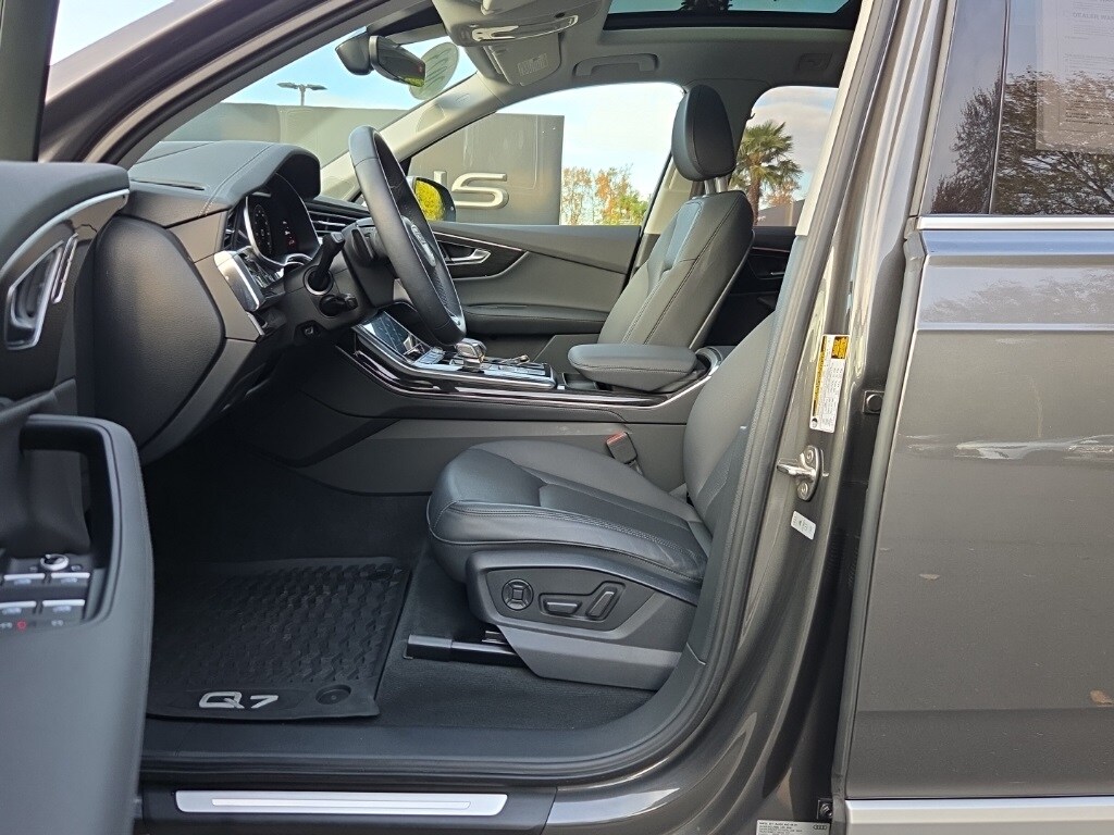 2023 Audi Q7 Prestige photo 3