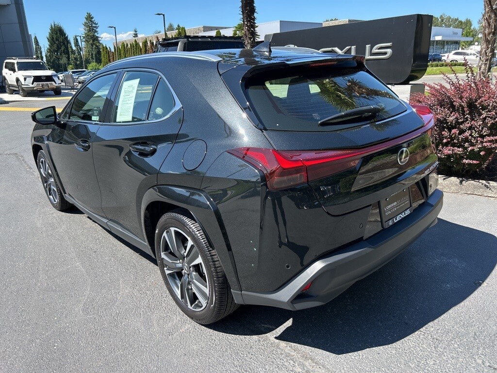 2025 Lexus UX Premium photo 3