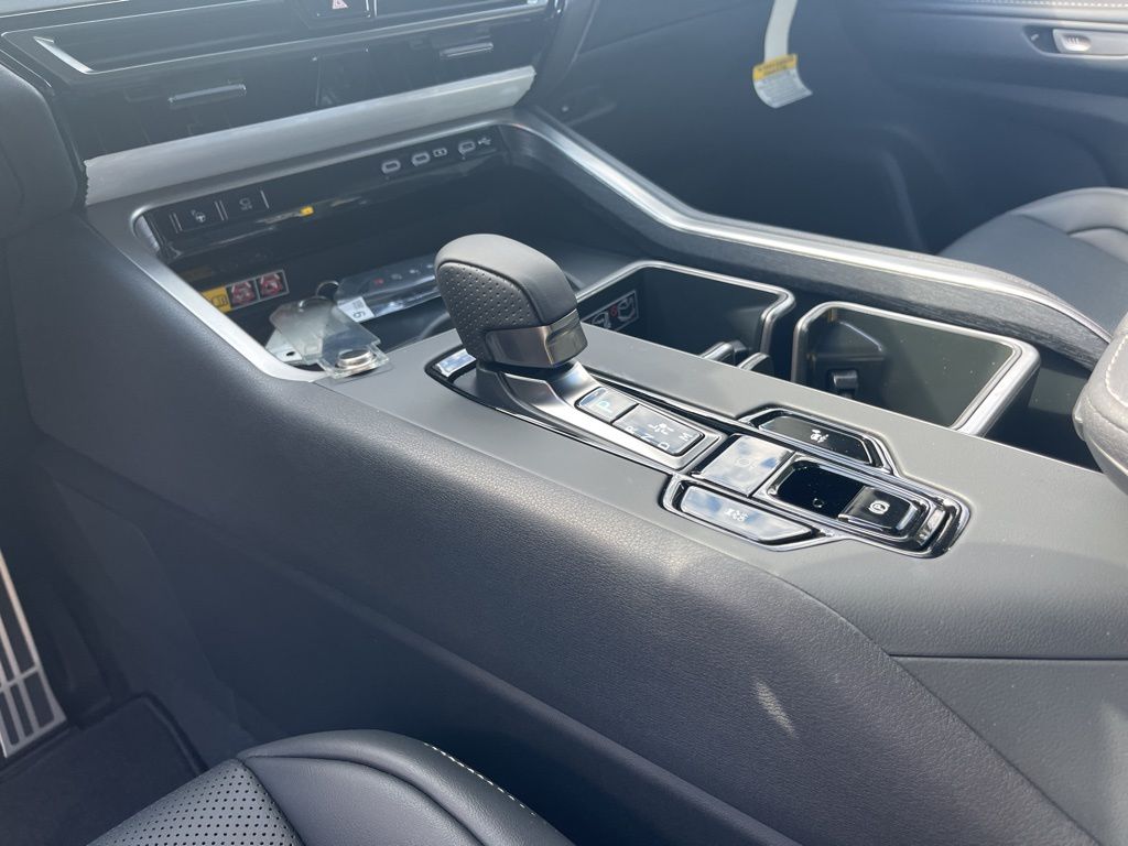 2026 Lexus TX 500h F-Sport - Photo 13
