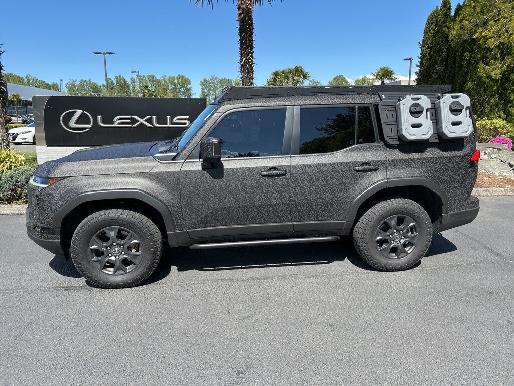 2024 Lexus GX 550 Overtrail photo 2