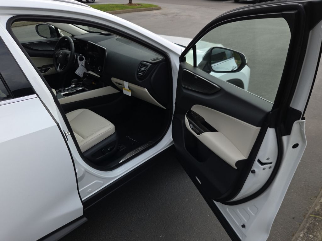2026 Lexus NX 450h+ Luxury - Photo 19