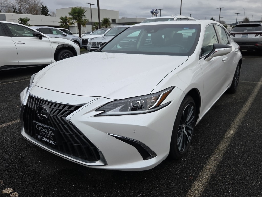 2024 Lexus ES 350's photo