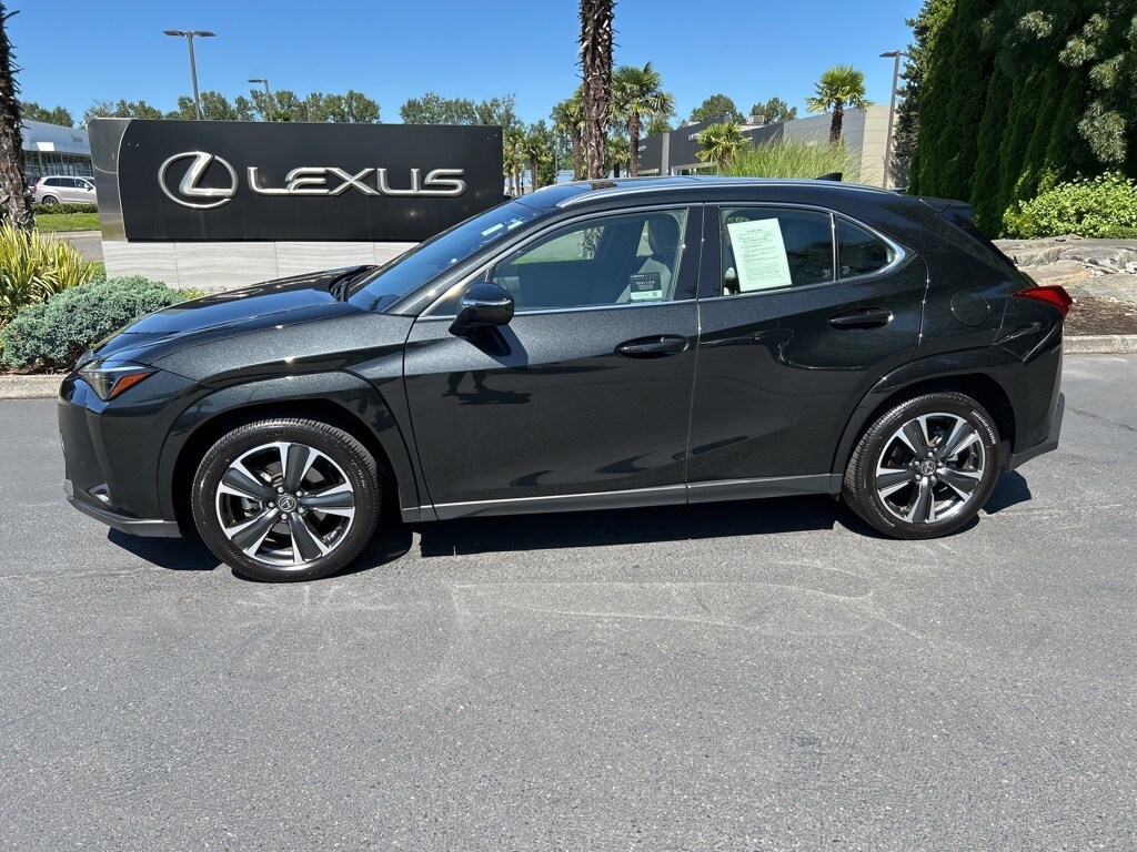 2025 Lexus UX Premium photo 2