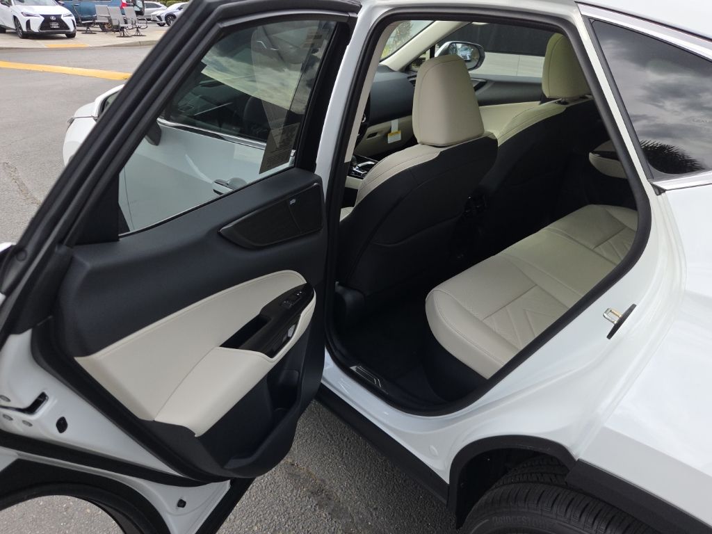 2026 Lexus NX 450h+ Luxury - Photo 15