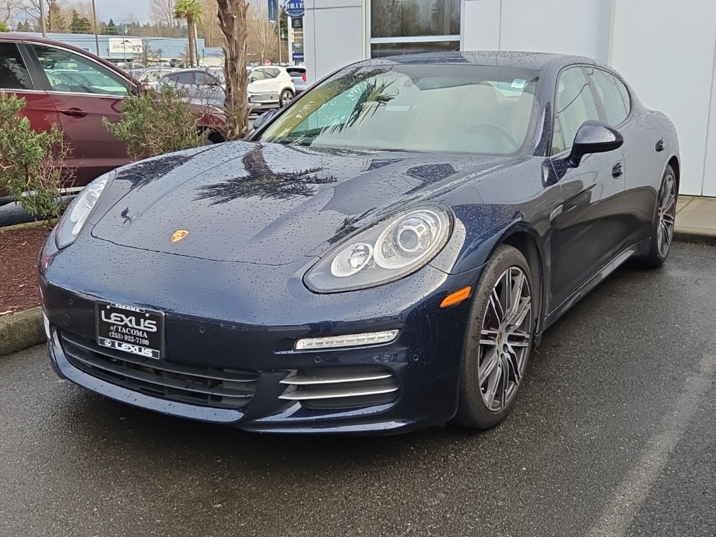 2016 Porsche Panamera Base