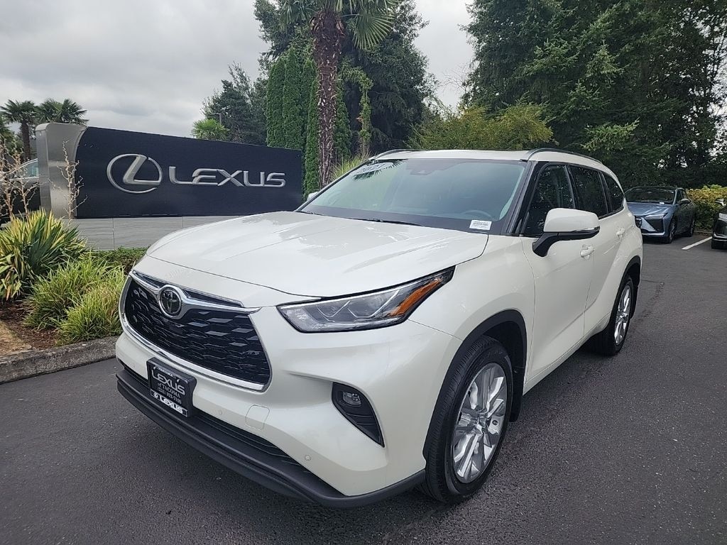 Used 2021 Toyota Highlander Limited