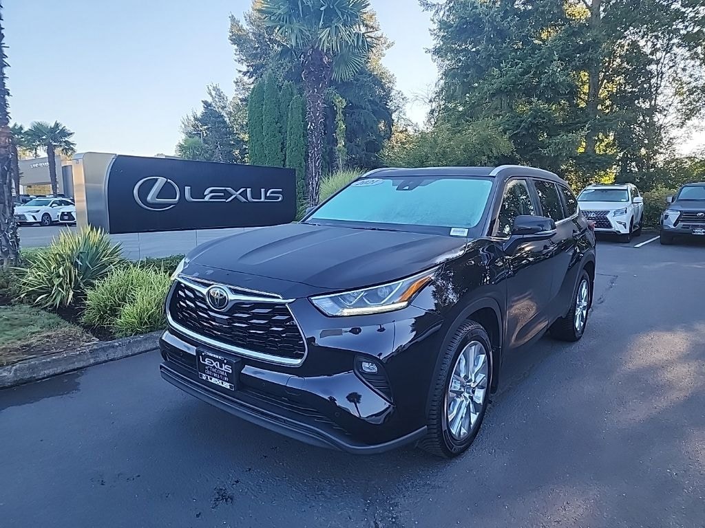 Used 2021 Toyota Highlander Limited