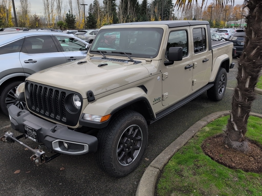 2022 Jeep Gladiator Overland's photo