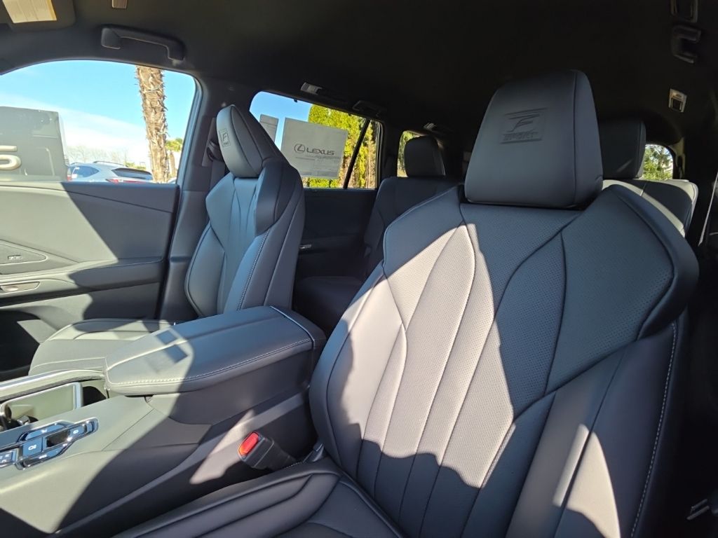 2026 Lexus TX 500h F-Sport - Photo 14