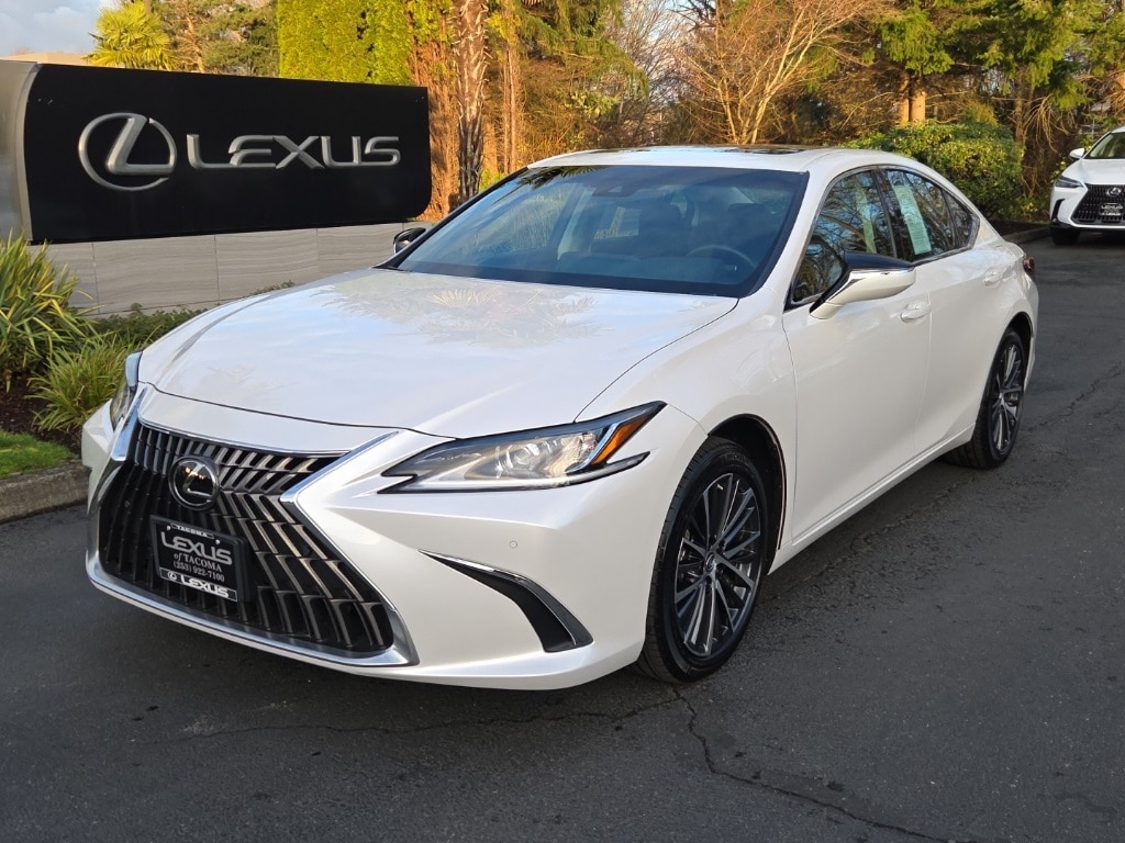 2024 Lexus ES 350's photo