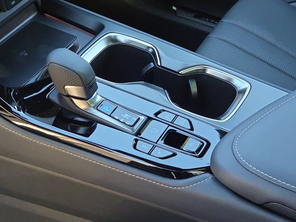 2026 Lexus NX 450h+ F-Sport - Photo 13