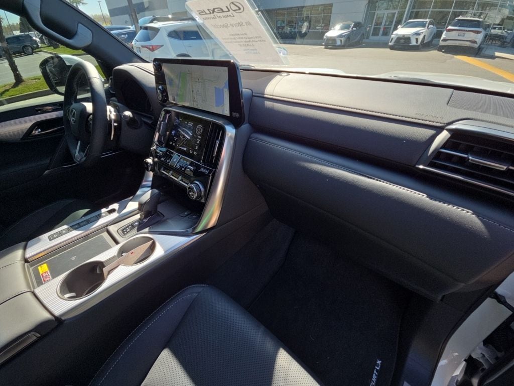 2026 Lexus LX F-Sport - Photo 20