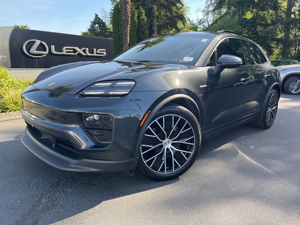 2024 Porsche Macan Base