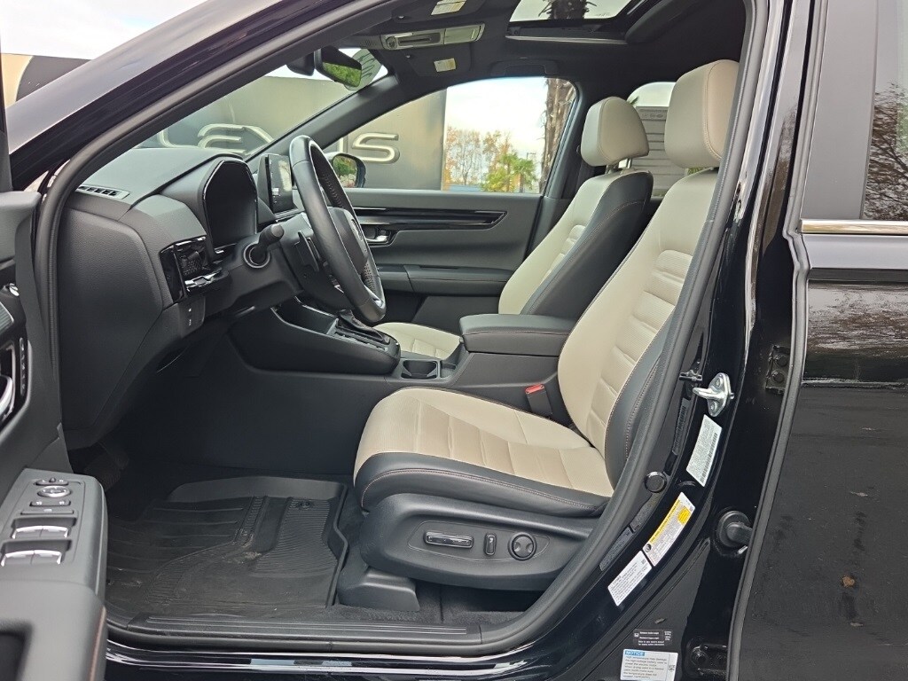 2024 Honda CR-V Hybrid Sport Touring photo 4