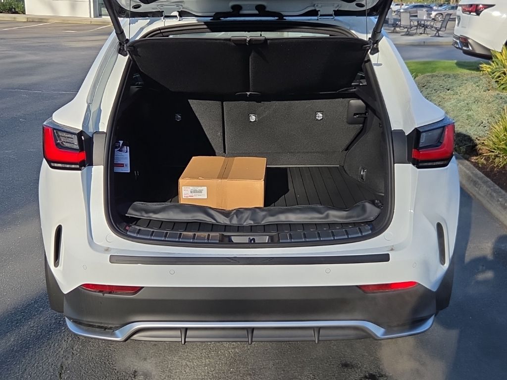 2026 Lexus NX 450h+ F-Sport - Photo 16