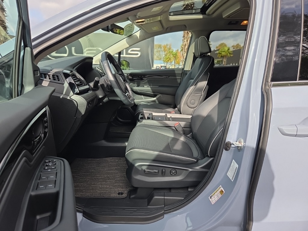 Used 2025 Honda Odyssey Elite Minivan/Van