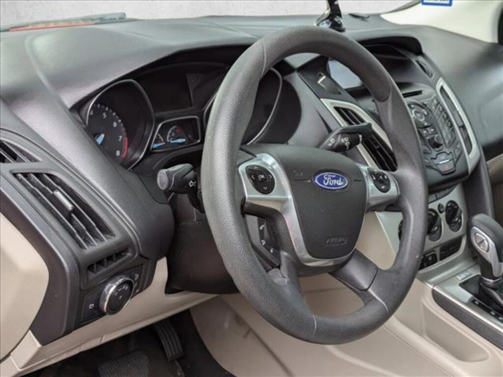Used 2014 Ford Focus SE Sedan