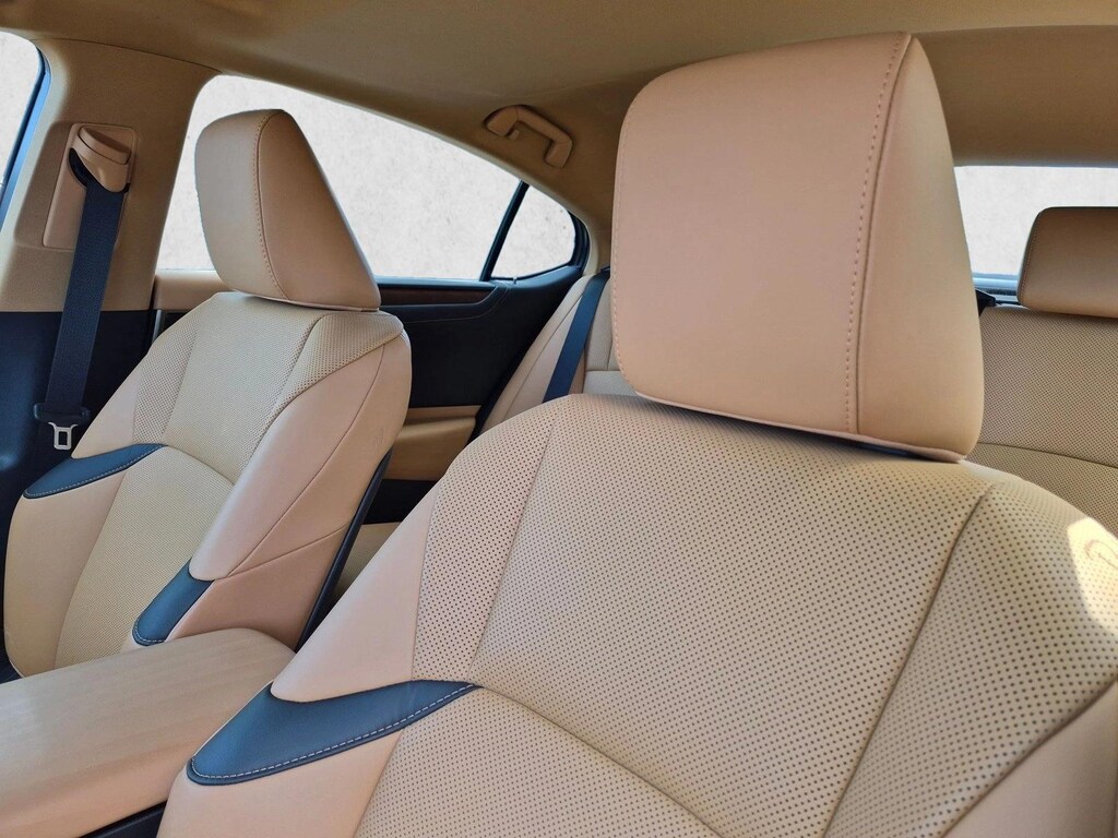 Used 2022 Lexus ES 300h Sedan