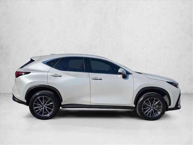 2022 Lexus NX 250 photo 2