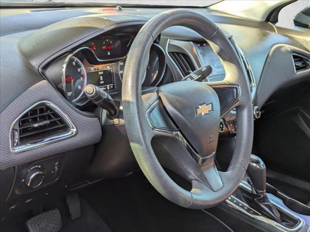2019 Chevrolet Cruze LS photo 3