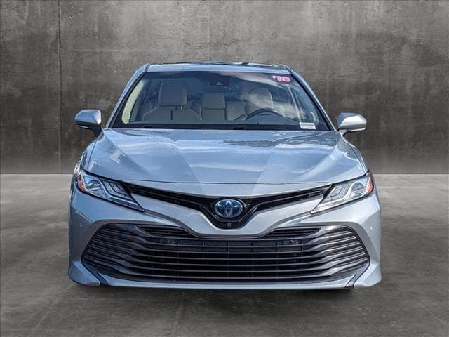 Used 2018 Toyota Camry XLE Hybrid with VIN 4T1B21HK0JU008121 for sale in Wesley Chapel, FL