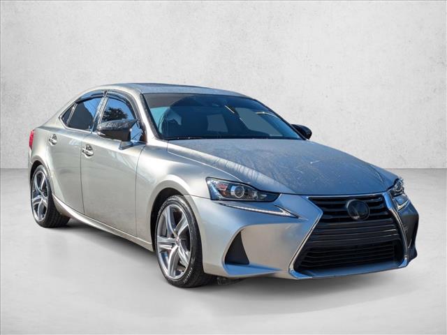 2017 Lexus IS 300 photo 3