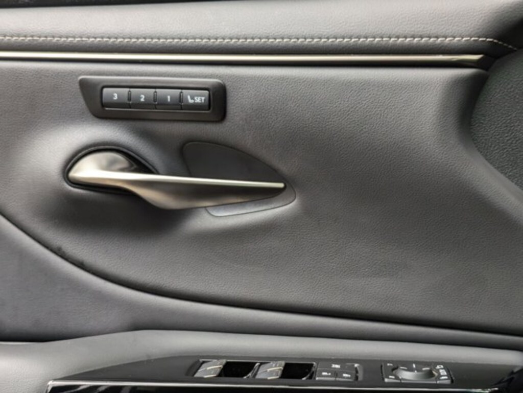 Used 2022 Lexus ES 350 Sedan