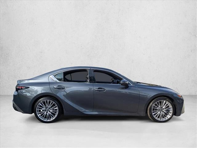 2025 Lexus IS 300 photo 4