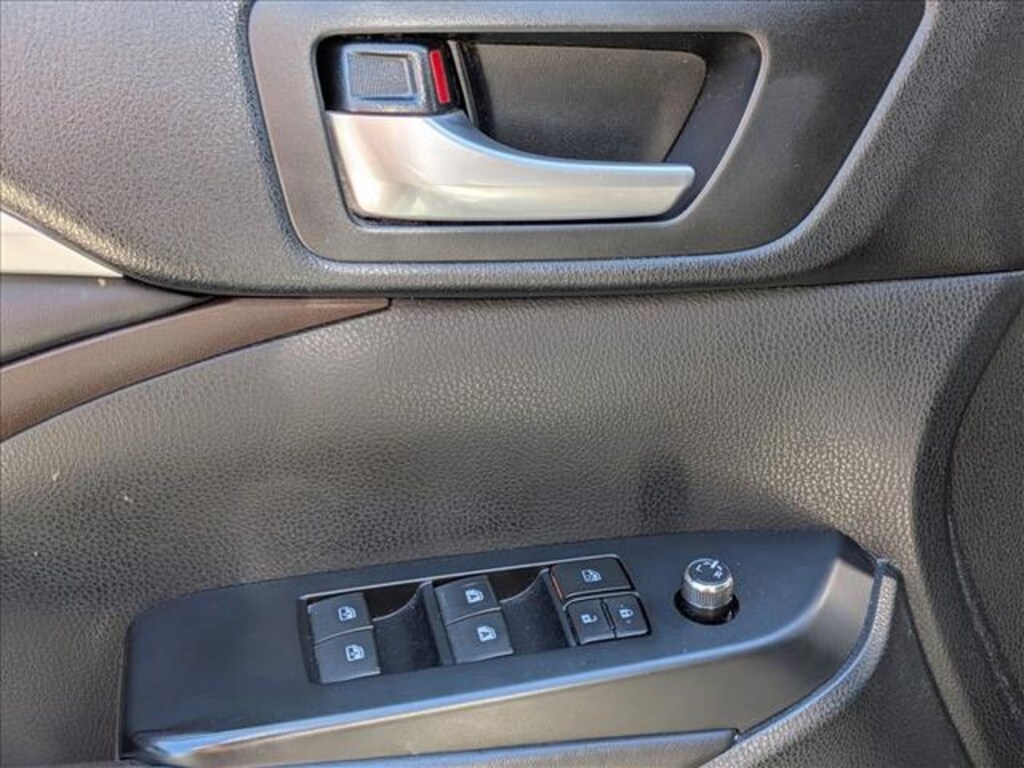 Used 2017 Toyota Highlander XLE V6 SUV