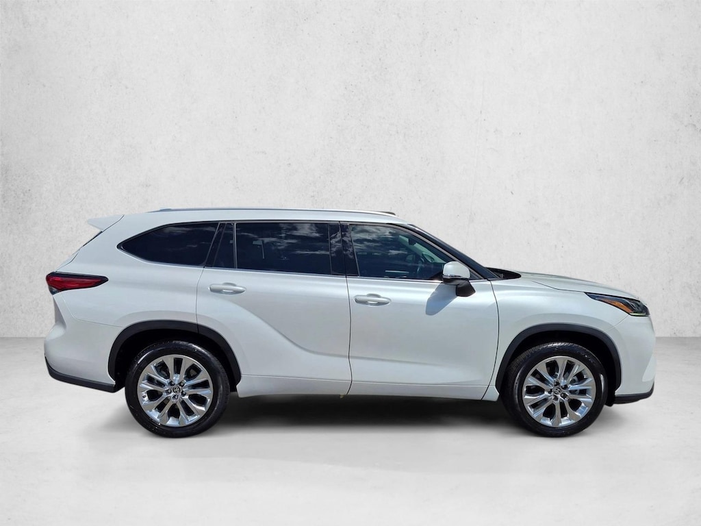 Used 2023 Toyota Highlander Limited SUV