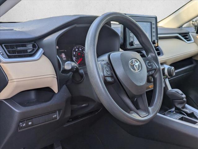 2021 Toyota RAV4 XLE photo 3