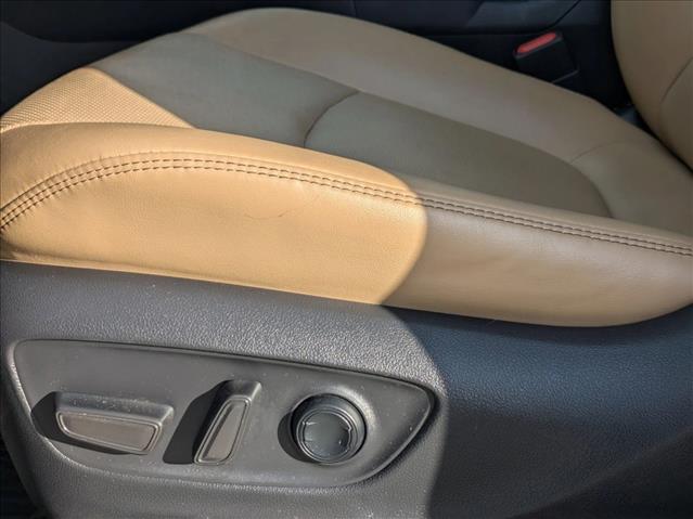 2020 Toyota RAV4 Hybrid Limited photo 3