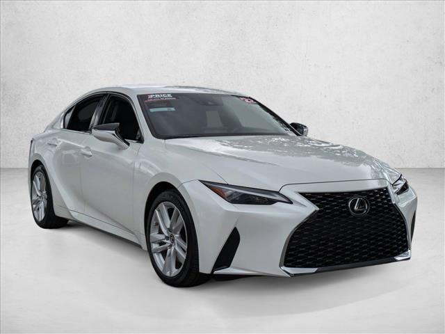 2022 Lexus IS 300 photo 3